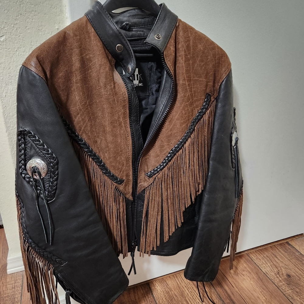 Unik International vintage women's leather jacket